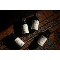 Essential oil / le as