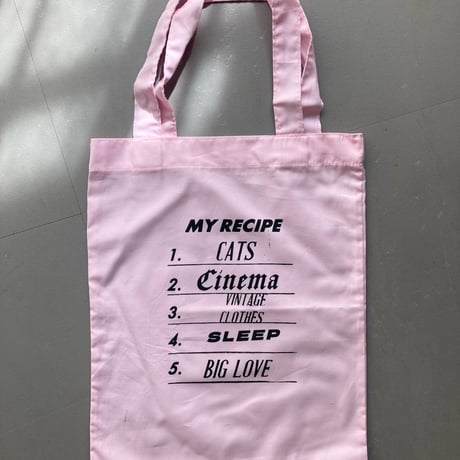MY RECIPE BAG  ( cats / cinema / vintage clothes / sleep /big love )