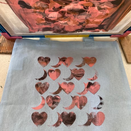 souvenir tote "she loves you"