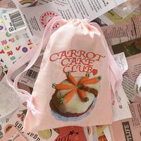 "CARRROT CAKE CLUB"pouch