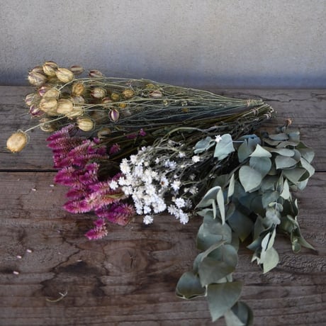 グリーンコーディネーターによるドライフラワーセット 吊りのグリーンアレンジメント｜横浜ディスプレイミュージアム