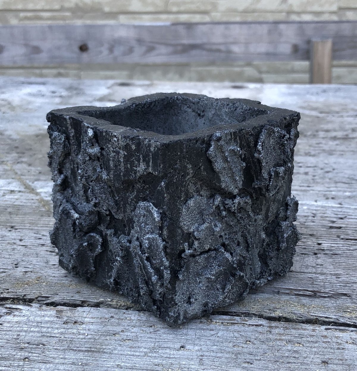 炭混コンクリート鉢 岩肌角型タイプ | MOUT LIFE STORE