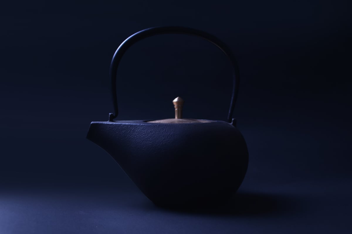 茶道具　立体感のある雫がみずみずしい菓子器　大きい香合？ 紫銅 銅製ポット お茶沸かし やかん ティーポット 水がスムーズ