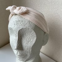 《Solid White Swan Headband モスリンコットン素材 ヘアバンド 無地》生成り色 ワンサイズ 単品箱なし 824-S25-MWS