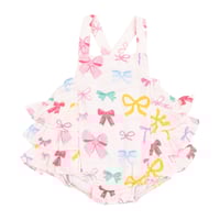 《Colorful Bows Ruffle Sunsuit モスリンコットン素材 フリルロンパース リボン柄》70～95cmサイズ 桃色 単品箱なし 1016-S25-CBS