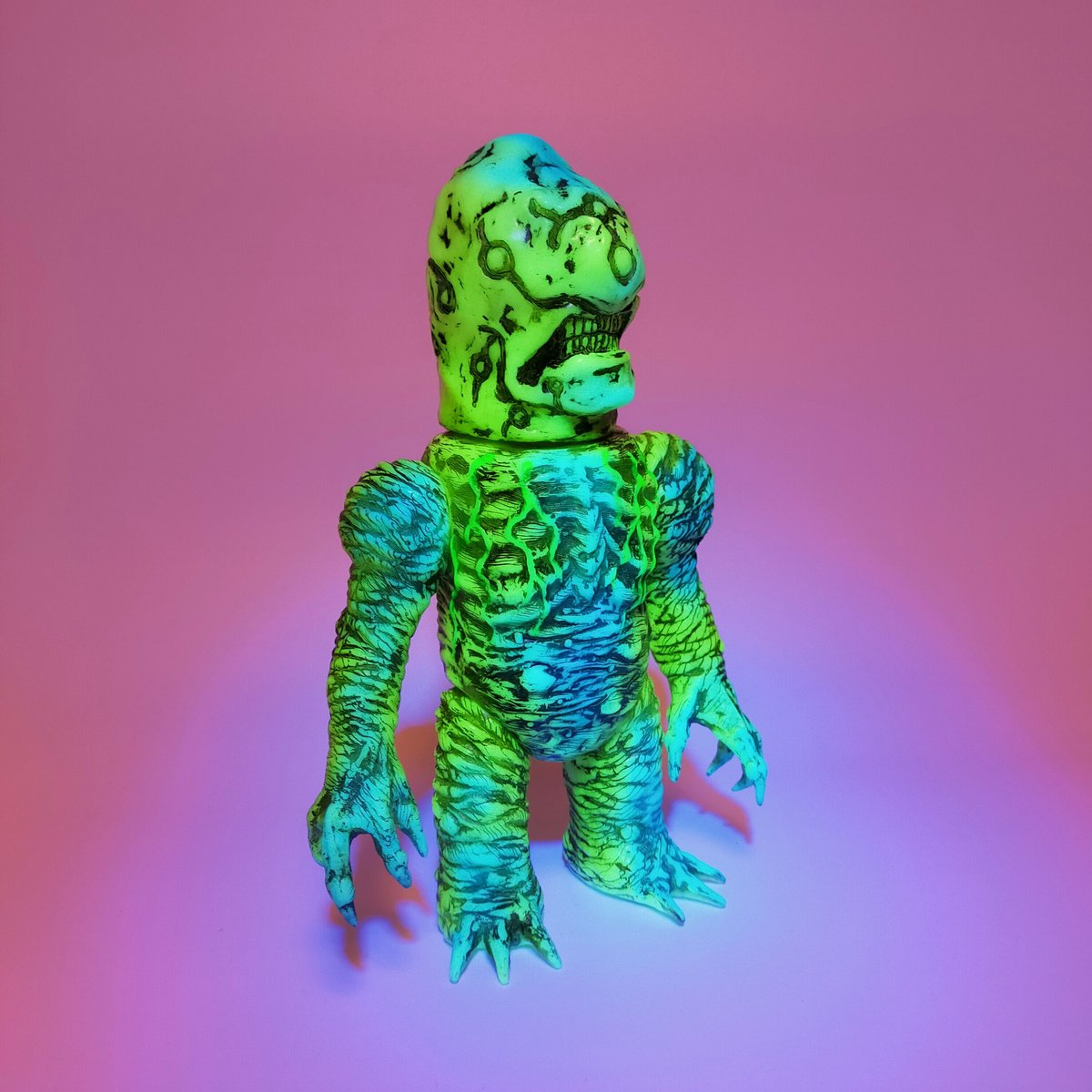 マシュマロ-X ミュータント 夜光ソフビ 韮沢靖デザイン | MARMIT