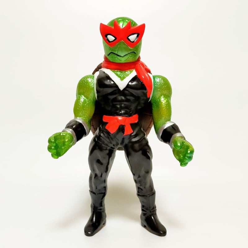 ツユモト・エンターテイメント『ハンター忍者 赤亀』 ソフビ インディーズ 亀の忍者 赤亀 | MARMIT