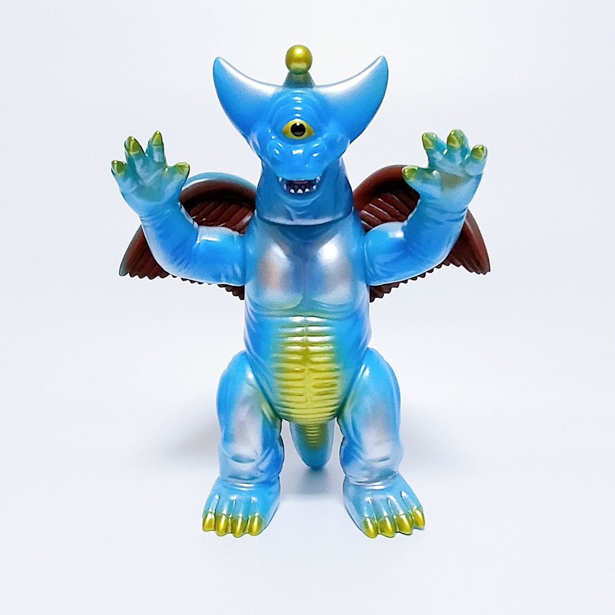 バグン 世界の怪獣 ターゲットアース | MARMIT