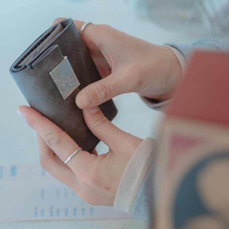 錫と本革 コンパクトウォレット｜錫×イタリアンレザーの上質財布【ao