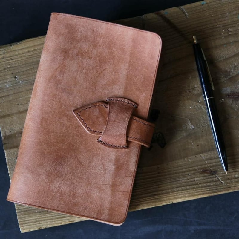 イタリアンレザーのシンプル手帳☆ 中身入れ替え可能 イタリアンレザーのバインダー手帳｜手縫いの