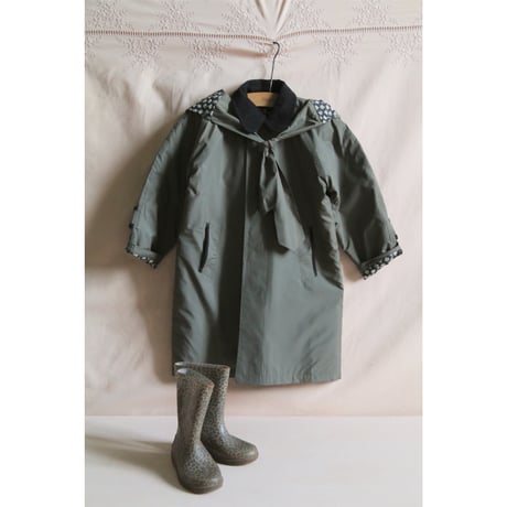 Trench coat khaki green waterproof fabric