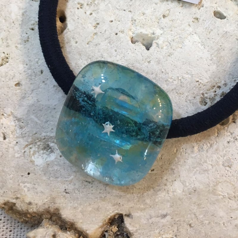 1130】かすみ草×琉球ガラス 星形 レジンヘアゴム 琉球ガラス