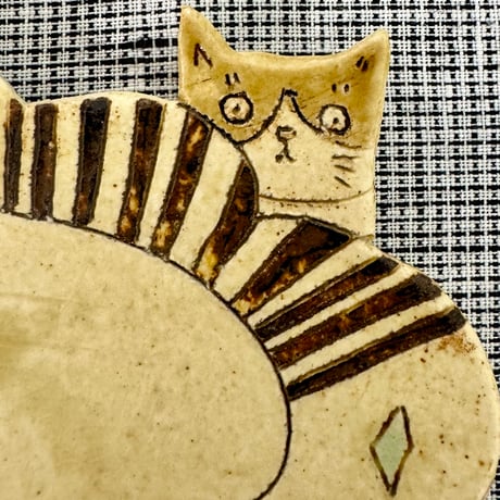 かくれんぼ猫皿　sa110017