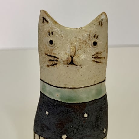 平野照子　猫花入れ　織部ネック