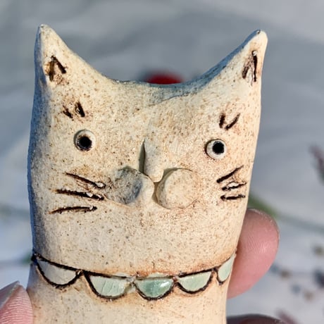 平野照子　猫花入れ　織部レース水玉