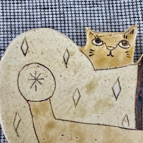かくれんぼ猫皿　sa110001