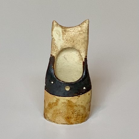 平野照子　猫花入れ　黄レース水玉茶