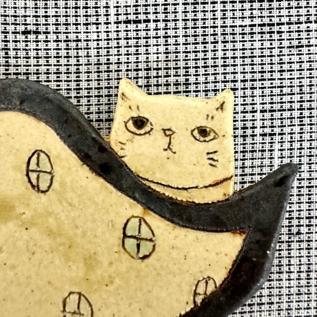 かくれんぼ猫皿　sa110026