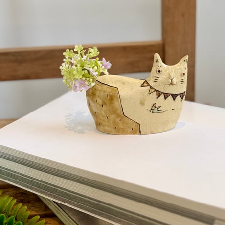 ねこ花入れ　よこ　ha868