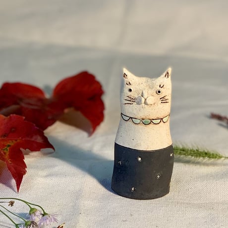 平野照子　猫花入れ　織部レース水玉