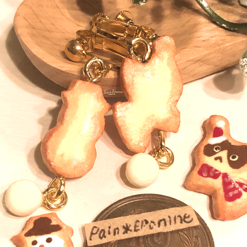 片耳】クリスマスクッキーイヤリング：猫サンタ | Pain＊Eponine