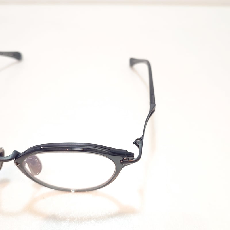 美品 TAYLOR WITH RESPECT void 04 TAYLOR WITH RESPECT void Col.04(Smoke Green) |