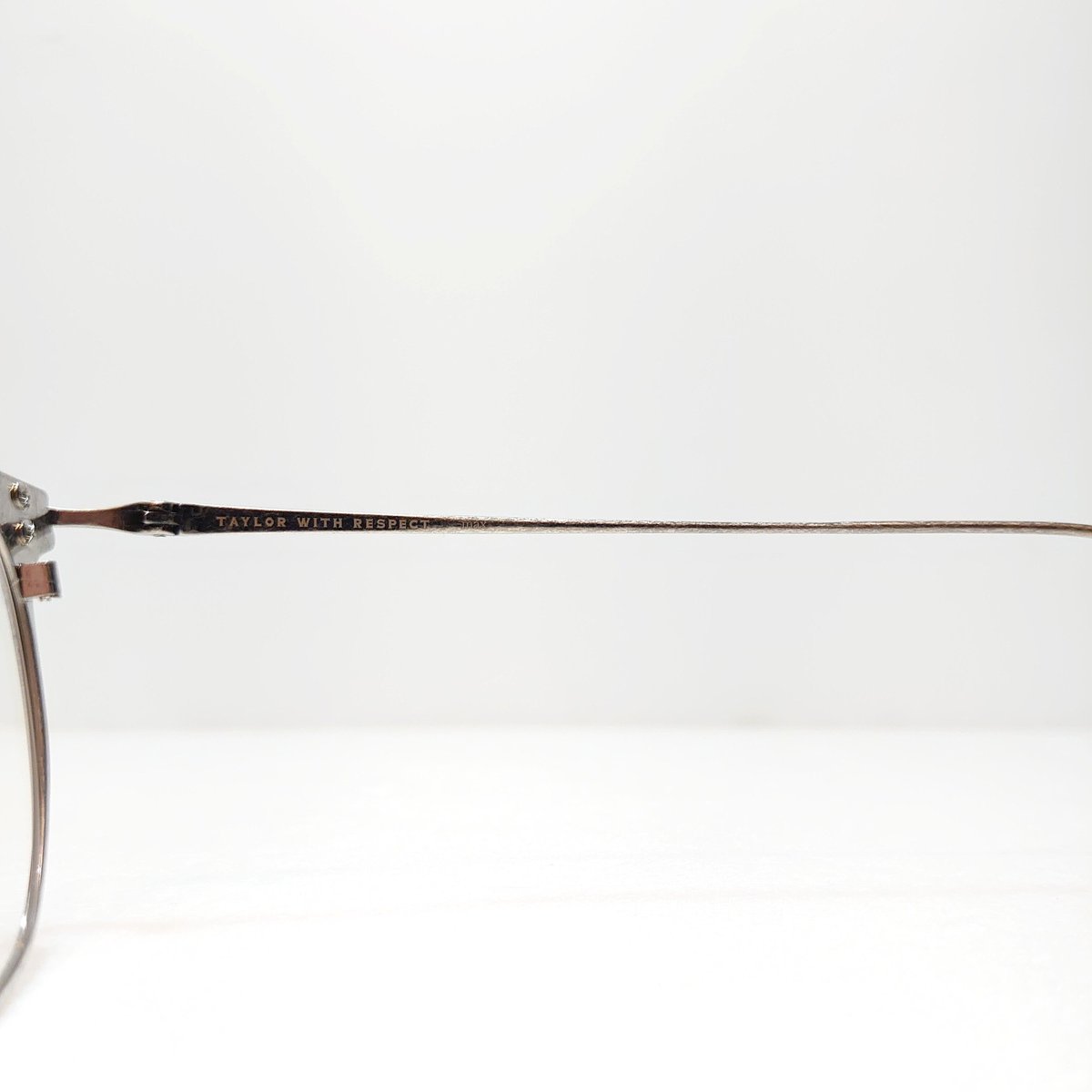 TAYLOR WITH RESPECT auth Col.01(Black&Damaged G