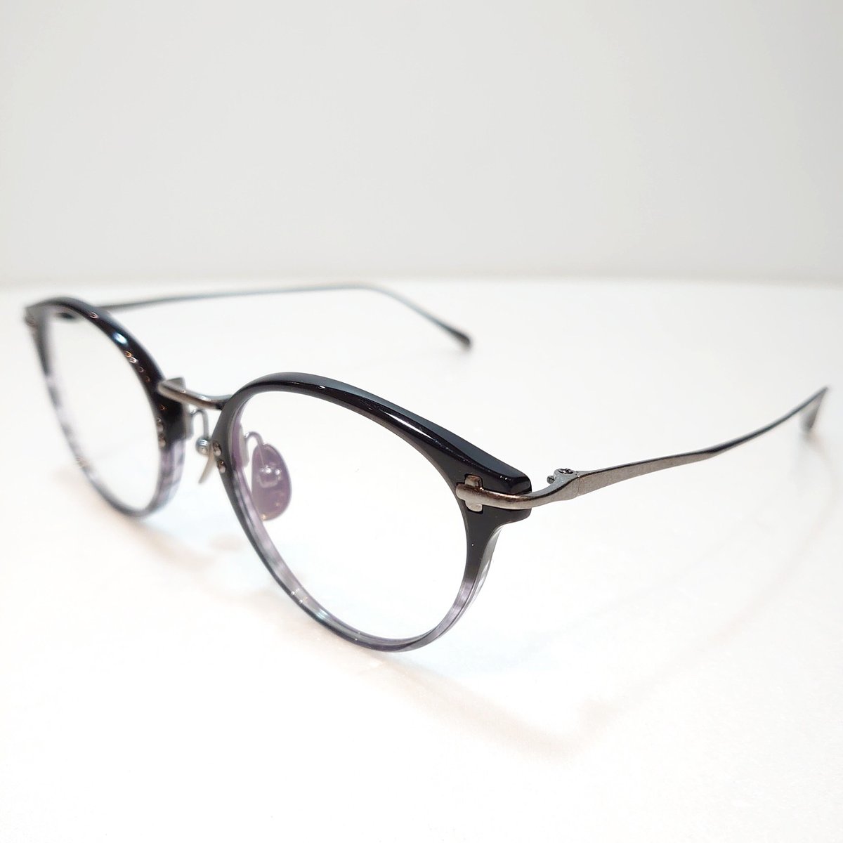 TAYLOR WITH RESPECT fuse Col.07(Black&Grey Half