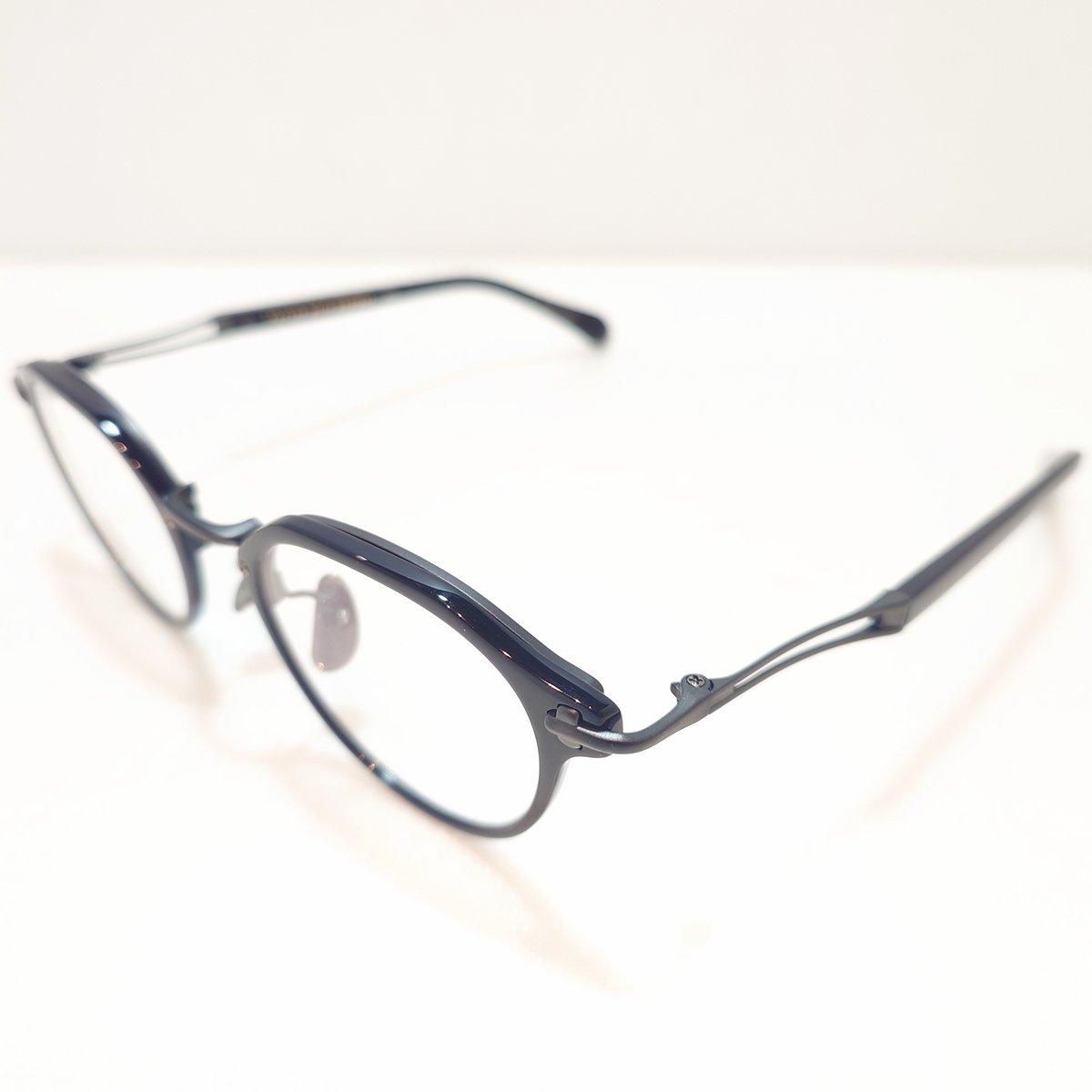 TAYLOR WITH RESPECT void Col.01(Obsidian Black)