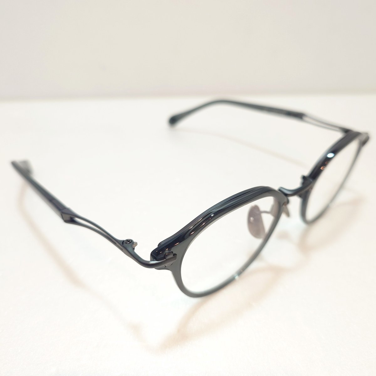 美品 TAYLOR WITH RESPECT void 04 TAYLOR WITH RESPECT void Col.04(Smoke Green) |