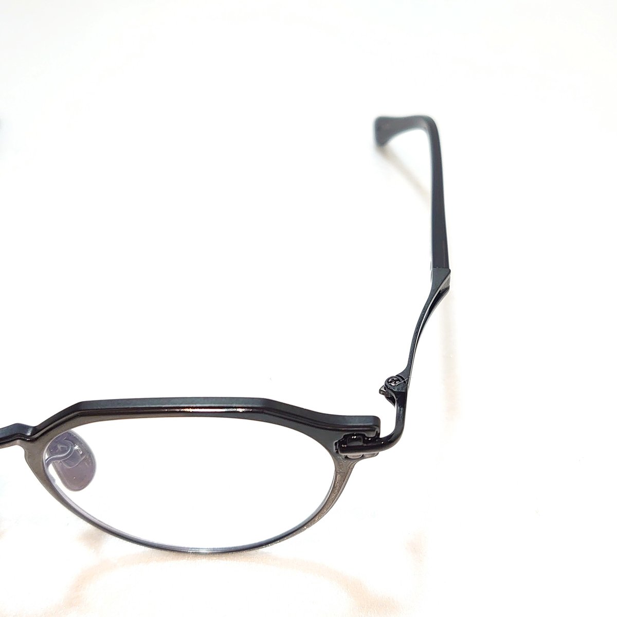 TAYLOR WITH RESPECT relief Col.05 | OPTICAL TAI...