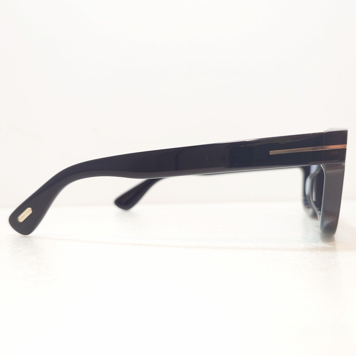 TOM FORD トムフォード TF1274-D 01A サングラス Black 人気急上昇中のトムフォードのサングラス「TF1274-D」を徹底解説しました