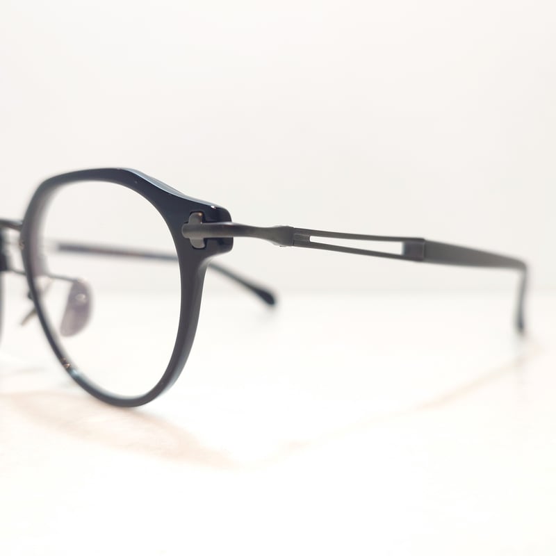 TAYLOR WITH RESPECT void Col.01(Obsidian Black)