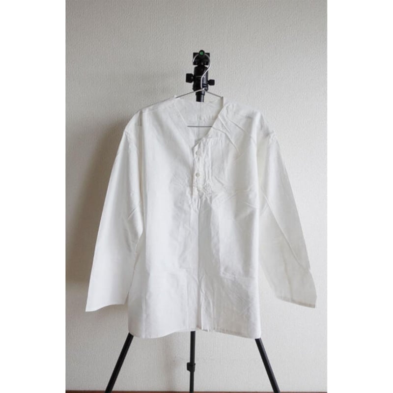 再入荷】ロシア軍(ソ連軍)スリーピングシャツ / Deadstock / 夏用 / ボタン付 再入荷】ロシア軍(ソ連軍)スリーピングシャツ / Deadstock / 夏用 / ボタン付