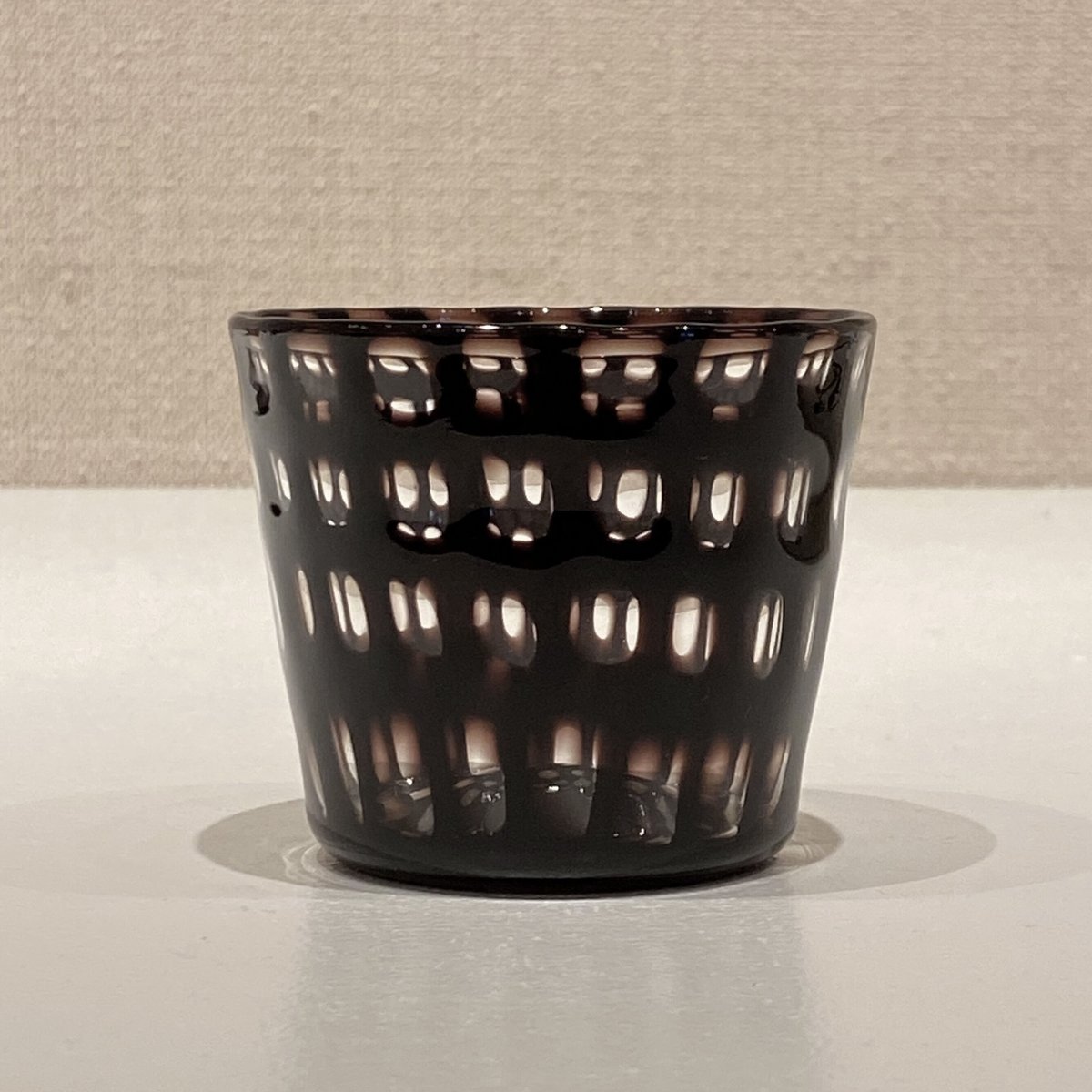 生島明水：くろムリーニグラス /B-116 | 市之倉さかづき美術館
