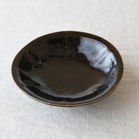 三笘修：玄釉 輪花小皿　/B-155