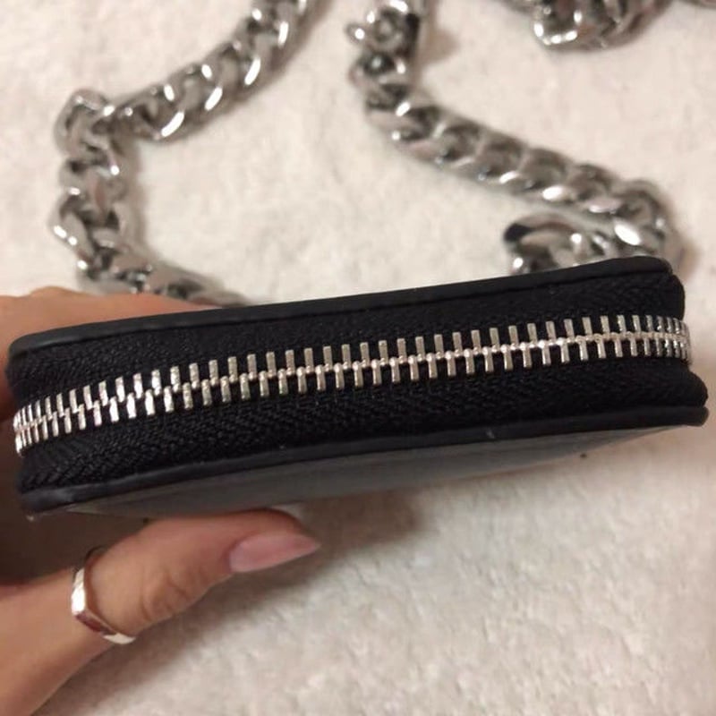 【新品】MOMET ウォレットチェーンミニバッグ 財布 韓国 レザー 黒 バッグ 2色 チェーン ミニウォレット | PLASTIC BUNNY