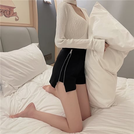 Side Zipper Short Pants