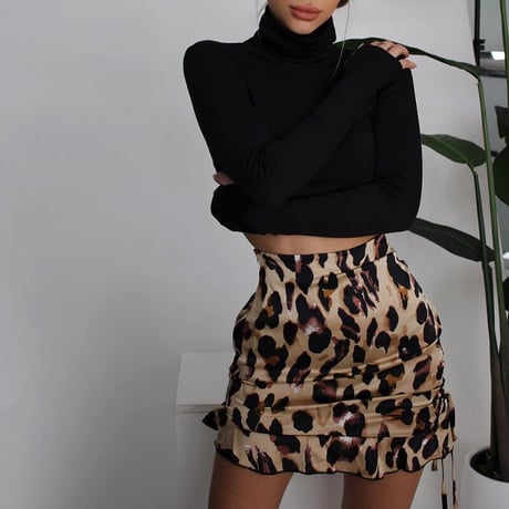 ハイネック Cropped Top