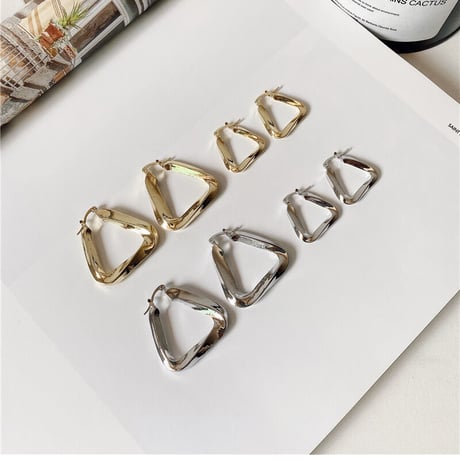 2色 Triangle Shell ピアス