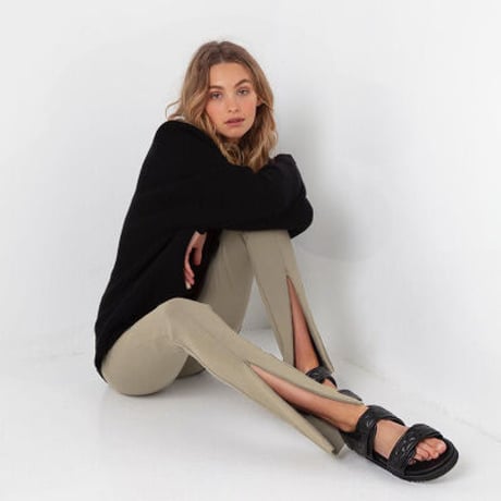 2色 Front Slit パンツ