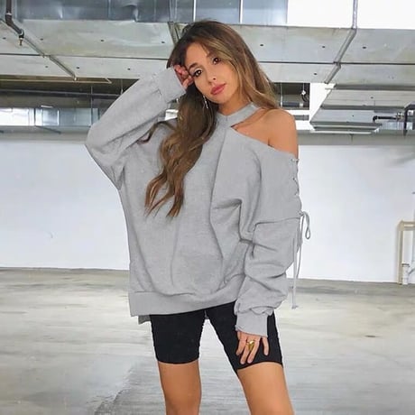 肩見せ Stylish Top