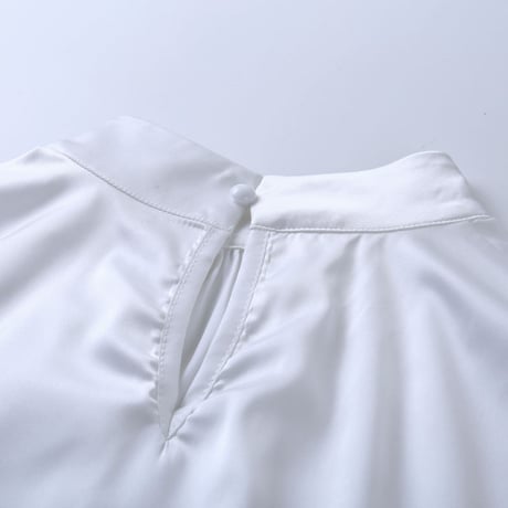 2色 Balloon High-Neck Top