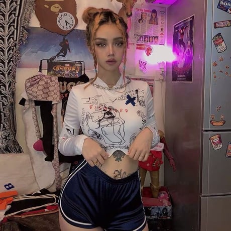 Trippy Art Cropped Top