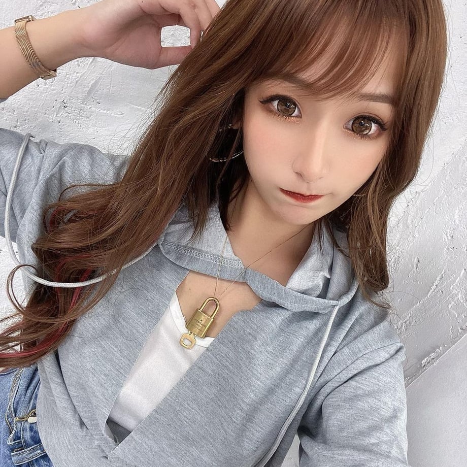 5f4853ef7df2817f3698cd22