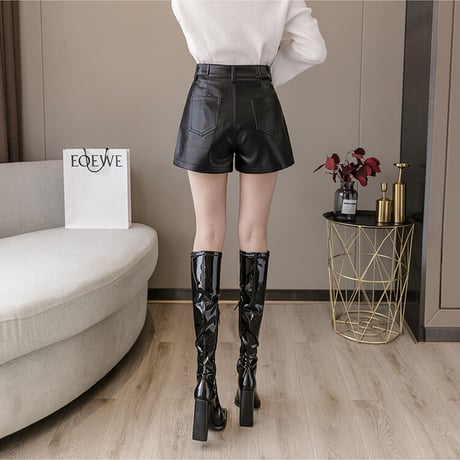 Side Zipper Leather Short Pants