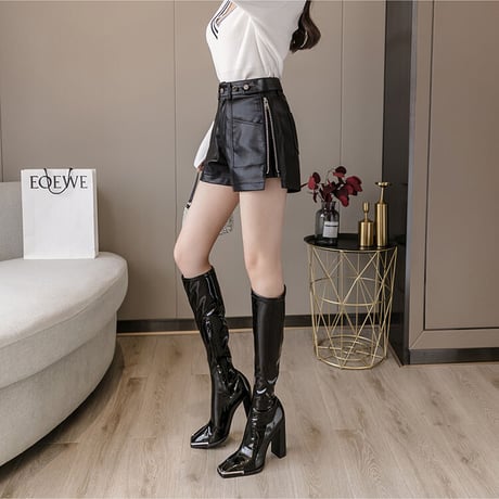 Side Zipper Leather Short Pants