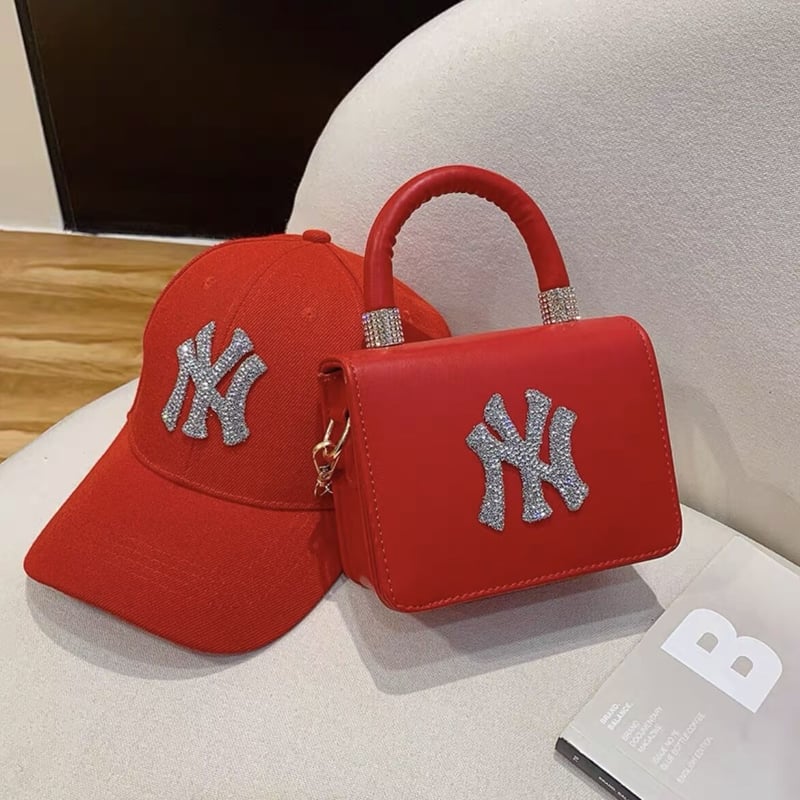 MCM ロゴ 小高い ラメ メトロハット ベルハット Y2K MCM ロゴ 小高い ラメ メトロハット ベルハット Y2K