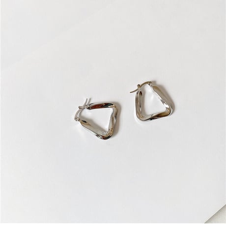2色 Triangle Shell ピアス
