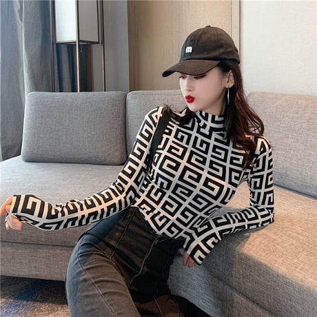 Swirl High-neck Top